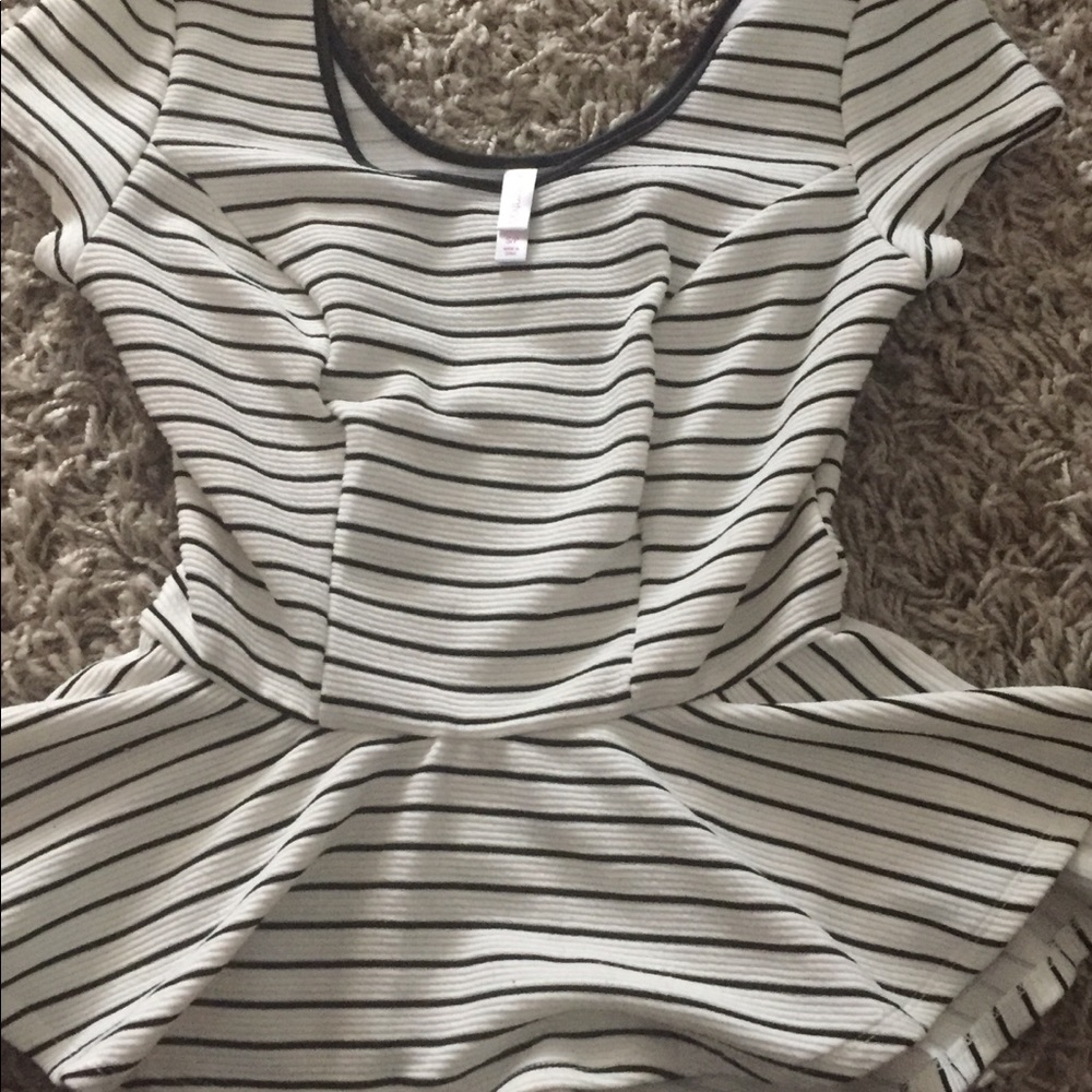 Xhilaration shirt